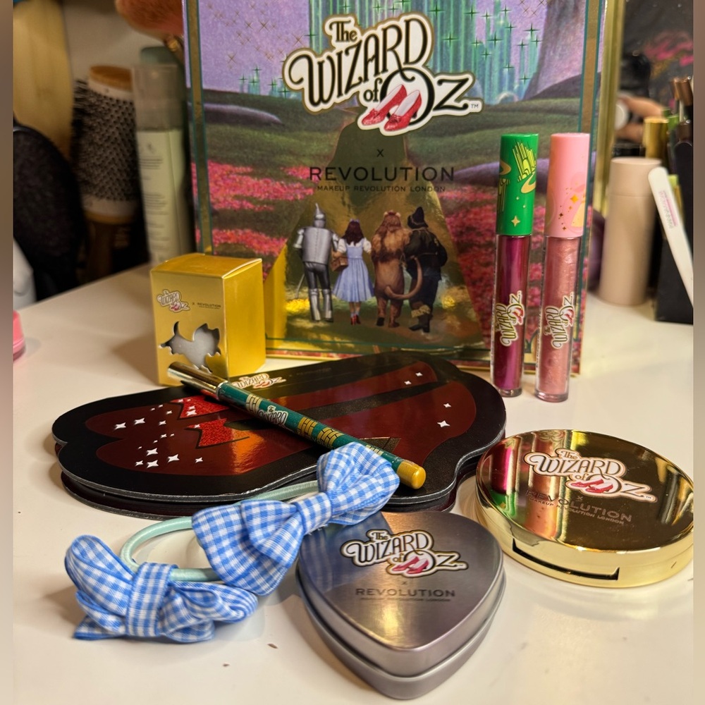 The Wizard of Oz X Revolution Makeup Revolution London Makeup Set